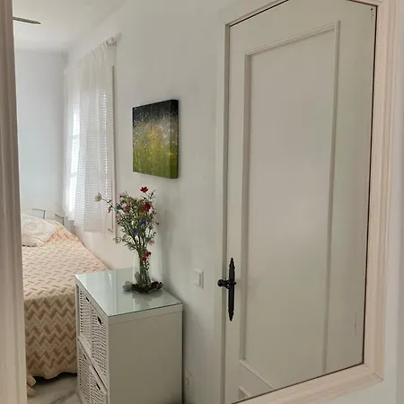 1st Floor Penthouse Sea And Mountain View 5 Min Stroll To