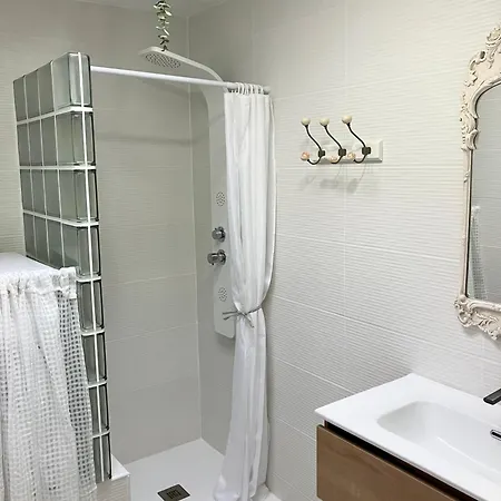 Holiday home 1st Floor Penthouse Sea And Mountain View 5 Min Stroll To